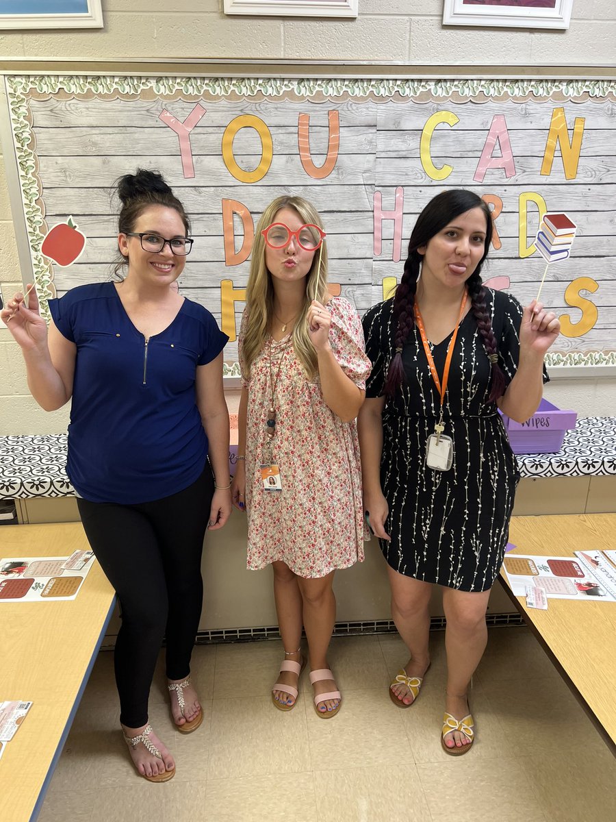 JulianneDenton's tweet photo. Just a little snapshot from Meet the Teacher Night last night! These teams have been hard at work for weeks to prepare for Day 1 with kids. I’m so proud of the way they have embraced every moment. Our kids are BLESSED to have educators like them! #OklaEd #CardinalCrew ❤️ https://t.co/WBn9LnuGzG