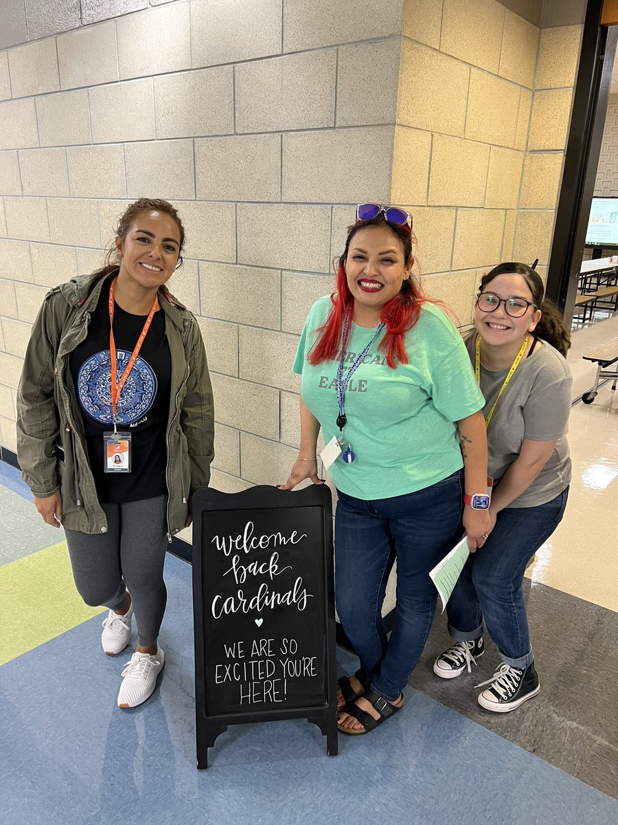 JulianneDenton's tweet photo. Just a little snapshot from Meet the Teacher Night last night! These teams have been hard at work for weeks to prepare for Day 1 with kids. I’m so proud of the way they have embraced every moment. Our kids are BLESSED to have educators like them! #OklaEd #CardinalCrew ❤️ https://t.co/WBn9LnuGzG
