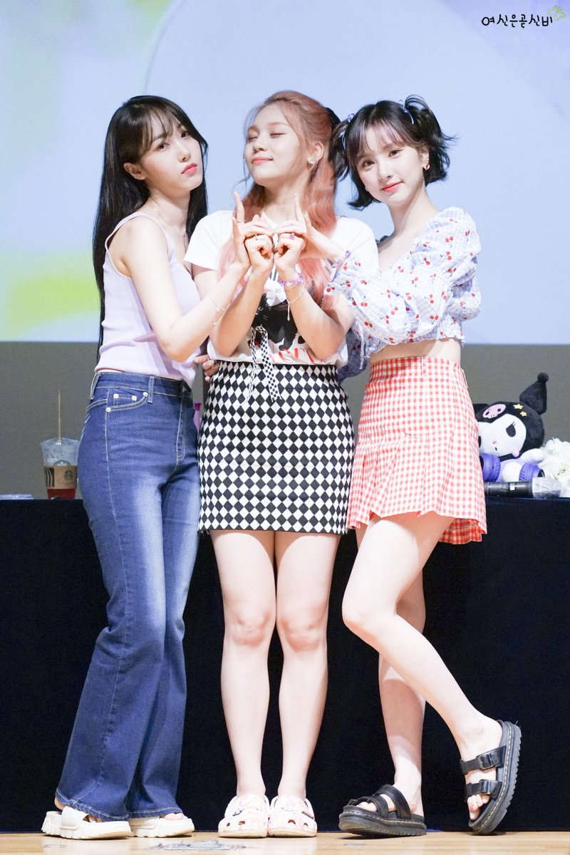 합동하뚜~♡♡♡♡♡♡♡

#신비 #은하 #엄지 #SINB #EUNHA #UMJI #비비지 #VIVIZ_LOVEADE #viviz #여신은곧신비 #220724 #DMC팬싸 #러브에이드 #LOVEADE <a href="/VIVIZ_official/">VIVIZ</a>