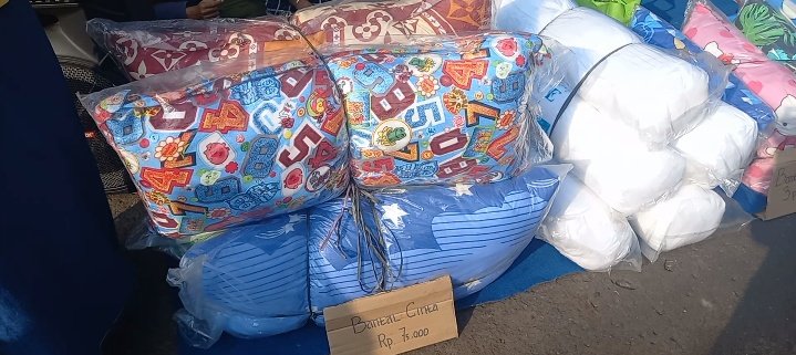Adindaprl10's tweet photo. 🌟𝐀𝐤𝐬𝐢 𝐊𝐢𝐭𝐚🌟

Ceritaa aksi kitaa~~
Jadi disini aku pergi ke bazar umkm buat promosiin produk²nya nih,yang beragam bangettt🤩 sekaligus mewawancari penanggung jawab UMKM-nyaa 
#VOKASIIMPACT #MPKMB59SVIPB 
#IPBDIGDAYA #VOKASIJUARA
#TheGlimpseStoryofGatamalaAgrinawa https://t.co/kSIIxfyT2s