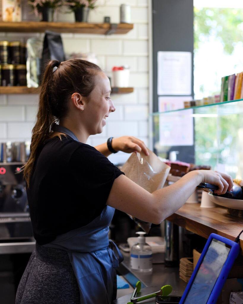 PitzPantry's tweet photo. Come and work with us in wonderful #walpolepark by #pitzhangermanorandgallery 
🦆☕️🍃 🖼 

We are recruiting now for friendly, energetic front-of-house team members &amp; baristas @pitzhangerpantry which is part of the @roots_berries family.

So if you feel… https://t.co/NGAPgmd2nP https://t.co/fLGdb82xlw