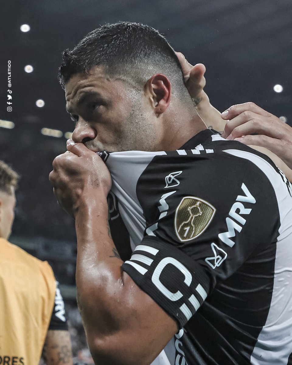 Atletico's tweet photo. Hoje não posso, tem jogo do #Galo! 🖤🤍 https://t.co/Sa3oH6O0tw