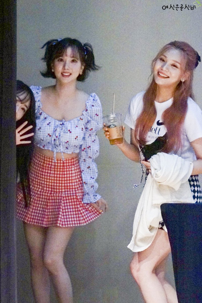DMC팬싸 마지막사진ㅠㅠ
아쉬워서 더 보고싶어지는..
빼꼼띤 넘 귀엽네요~♡0♡
토요일 팬미팅에서 만나요~♡♡♡♡♡♡♡

#신비 #은하 #엄지 #SINB #EUNHA #UMJI #비비지 #VIVIZ_LOVEADE #viviz #여신은곧신비 #220724 #DMC팬싸 #러브에이드 #LOVEADE <a href="/VIVIZ_official/">VIVIZ</a>