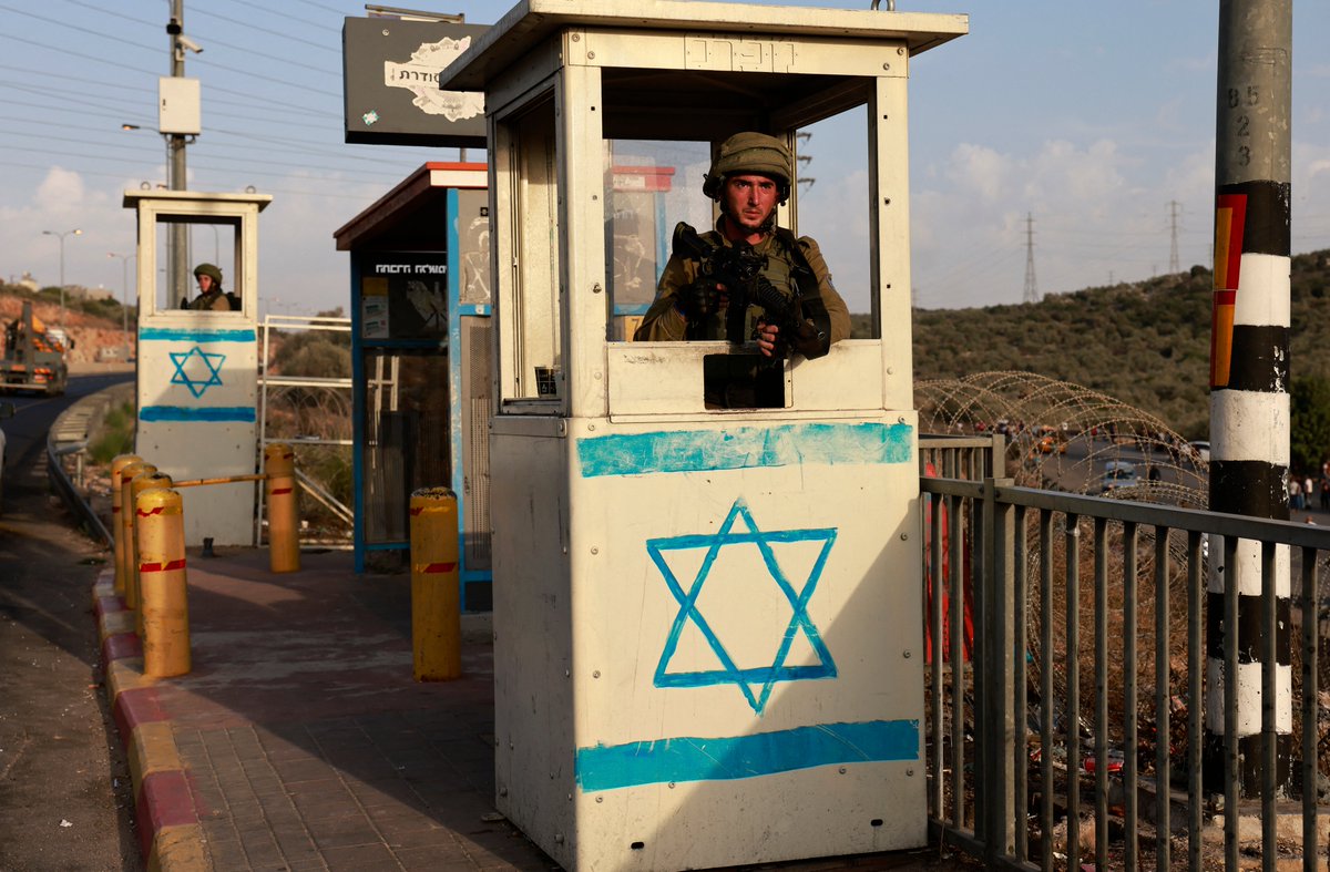 Jewish passengers refused to ride a bus with 50 Palestinians in the occupied West Bank and made the Israeli driver kick them off, Haaretz reports.

The bus line connects to one of Israel's illegal settlements, where some Palestinians work due to the impacts of the occupation.