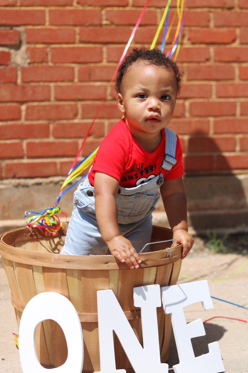kthigggy's tweet photo. my guys turns one today!! the world is yours papa 🥳♥️ https://t.co/1QKUSxAJ7i