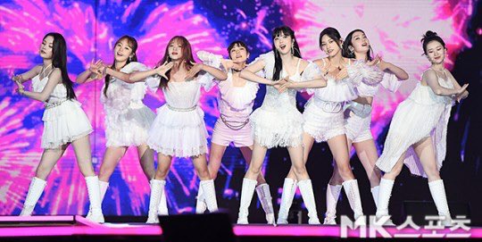 stanastro1602's tweet image. WEKI MEKI IN ALL WHITE!!!! THESE GIRLS LOOK GORGEOUS!! 🔥💛❤️

#위키미키 #WEKIMEKI #수연 #엘리 #최유정 #김도연 #세이 #루아 #리나 #루시