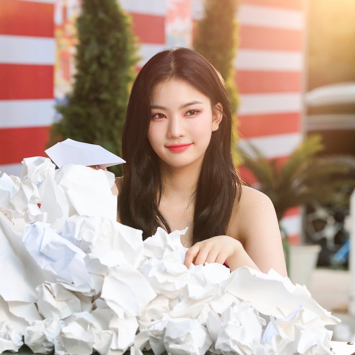 [220810] 🐱💭 

new profile photo and new status: 
everyone, become a swith 😃