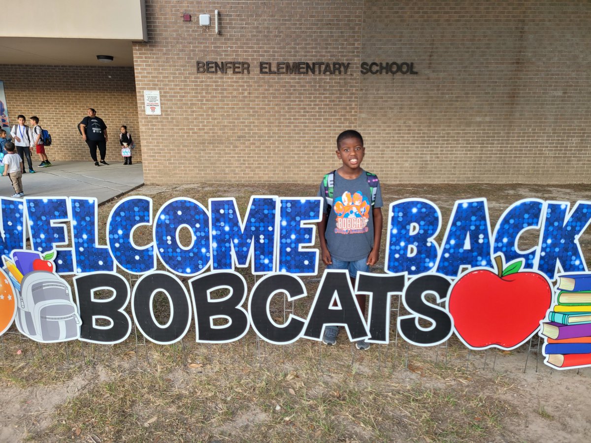 Room_705_4ever's tweet photo. Happy first day of school!!! @BenferKISD @KleinISD #KleinFamily #KleinFirstDay https://t.co/Ma4cuxtlaM