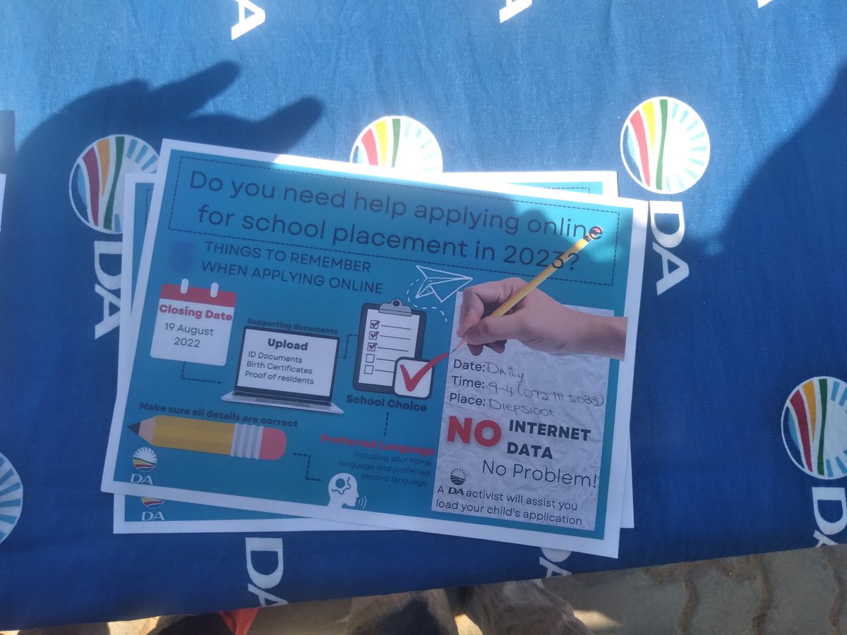 Thabang_Teddy18's tweet photo. The Diepsloot under Fourways Constituency "Activities" 💙kindly showing love to all beautiful Residents by helping their children register online application for enrollment Grade 1 and 8 for 2023.  empowering our future leaders 💙 @Our_DA  @DaGpyouth  @DAGauteng . @DAfourways https://t.co/hDtrtTrLN5