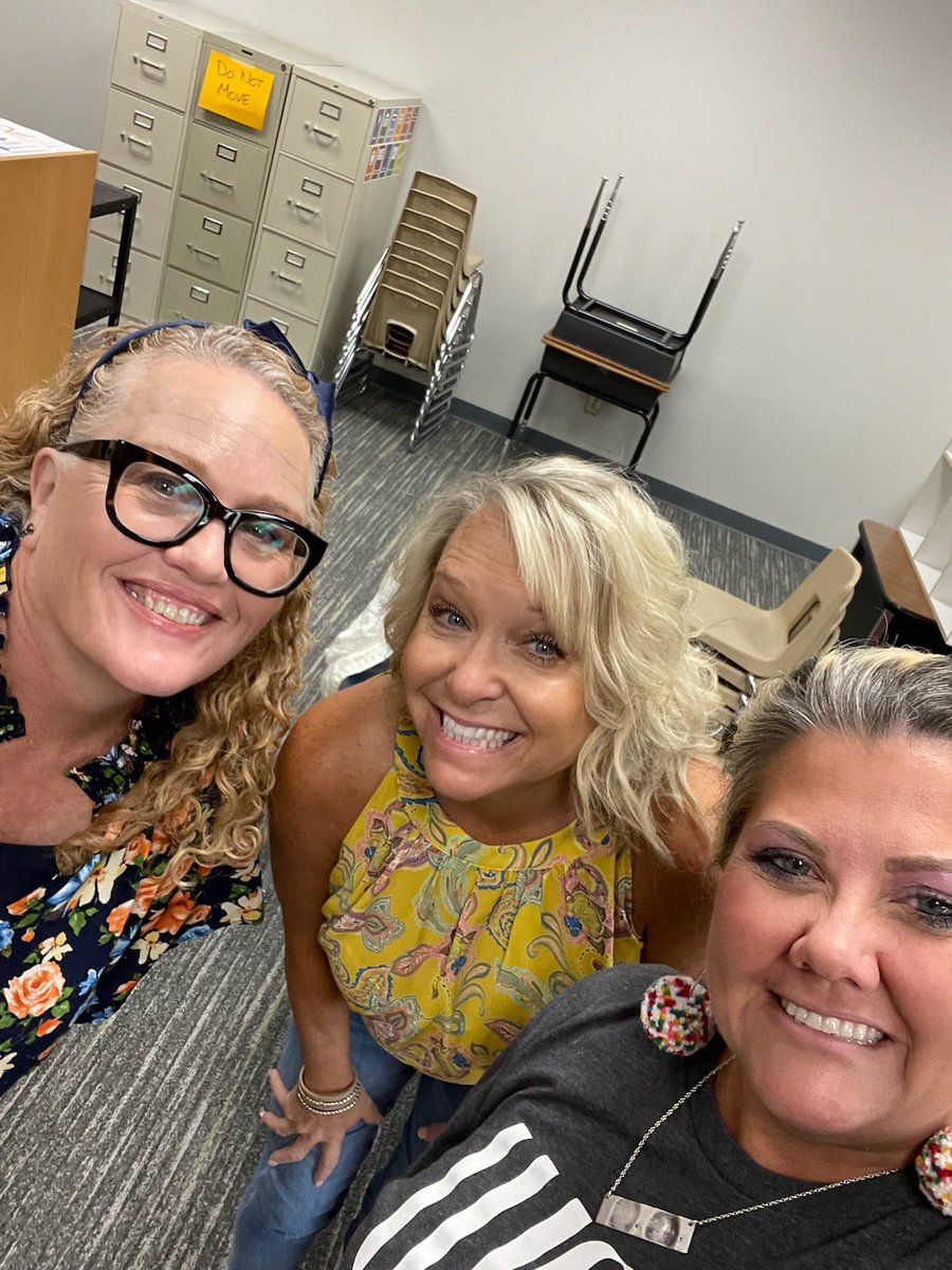 JES_Dickinson tweet media