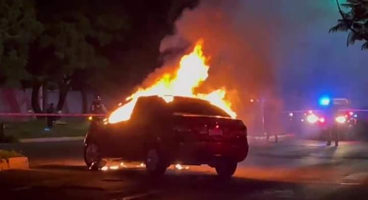 Grupos armados incendian comercios, vehículos y gasolineras