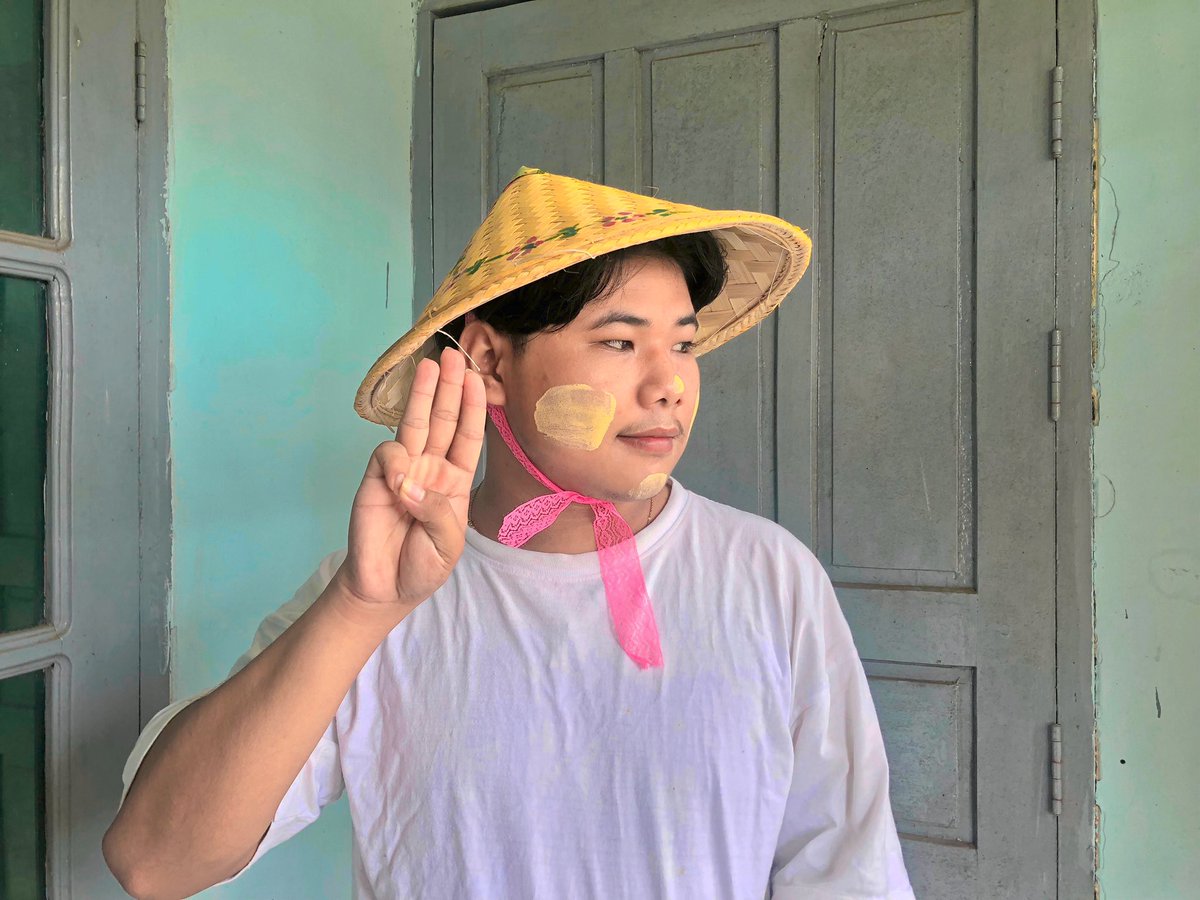 LgbtMyanmar's tweet photo. အညာမှာမွှေးမယ့်သနပ်ခါး https://t.co/QjNE19HKvN