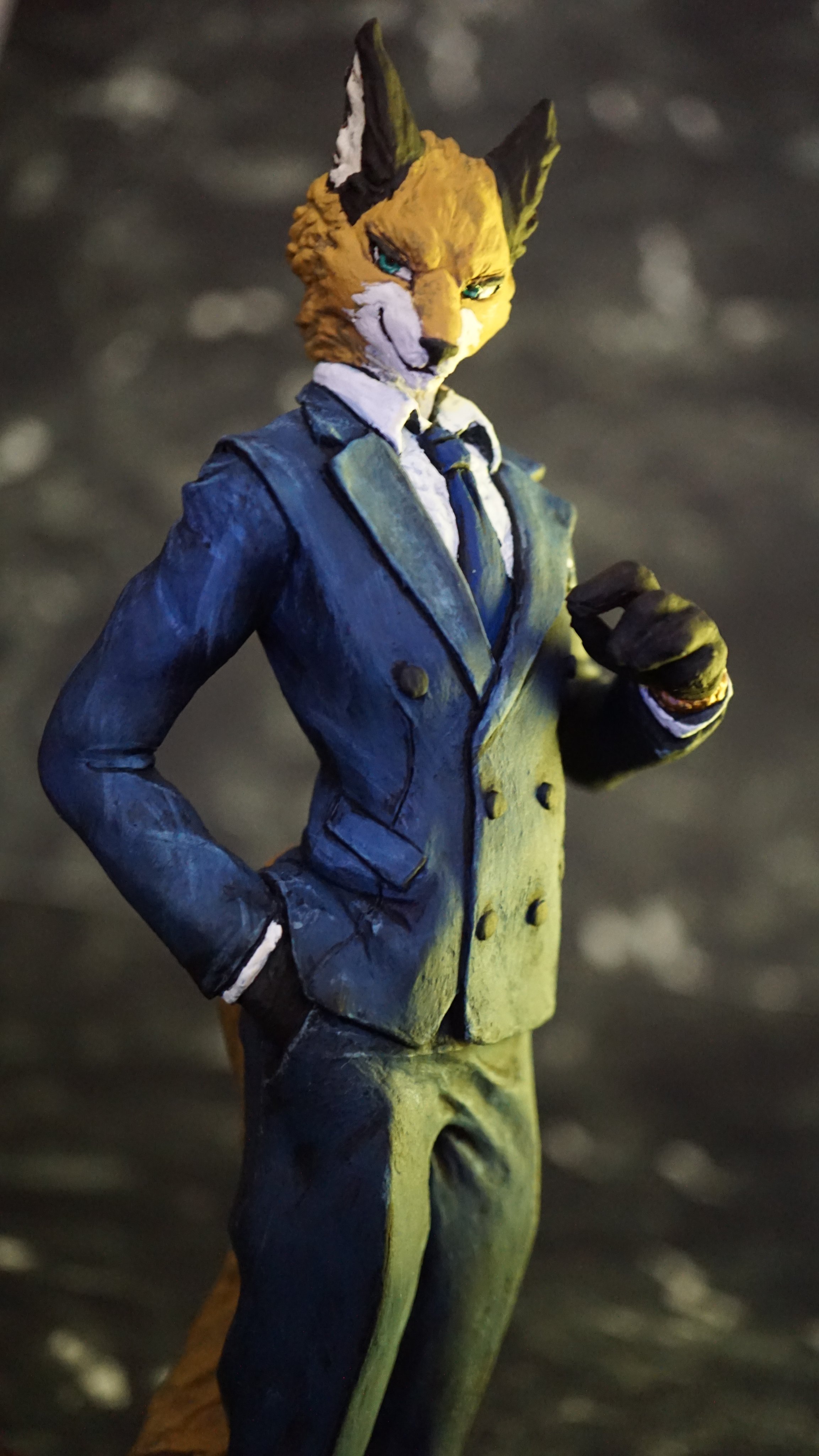 プロひきpakochan P 12 けもケ12 からくるとさん Ktからのコミッションで製作しました 狐紳士 オリジナル です 英国式スーツの生地の硬さや質感や クールだけどどこか影があるような表情など からくるとさんこだわりのポイントを再現しています