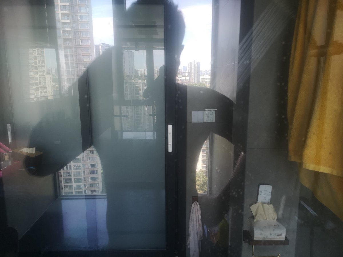 0_0icebear's tweet photo. 少了个影子，很沮丧 https://t.co/6DppLBCl8N