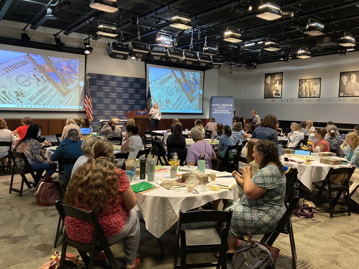 awesomlibrarian's tweet photo. Getting ready for a wonderful day at #LibraryCamp22 with all of my @NHSLMA friends! https://t.co/yz55SC8wDz