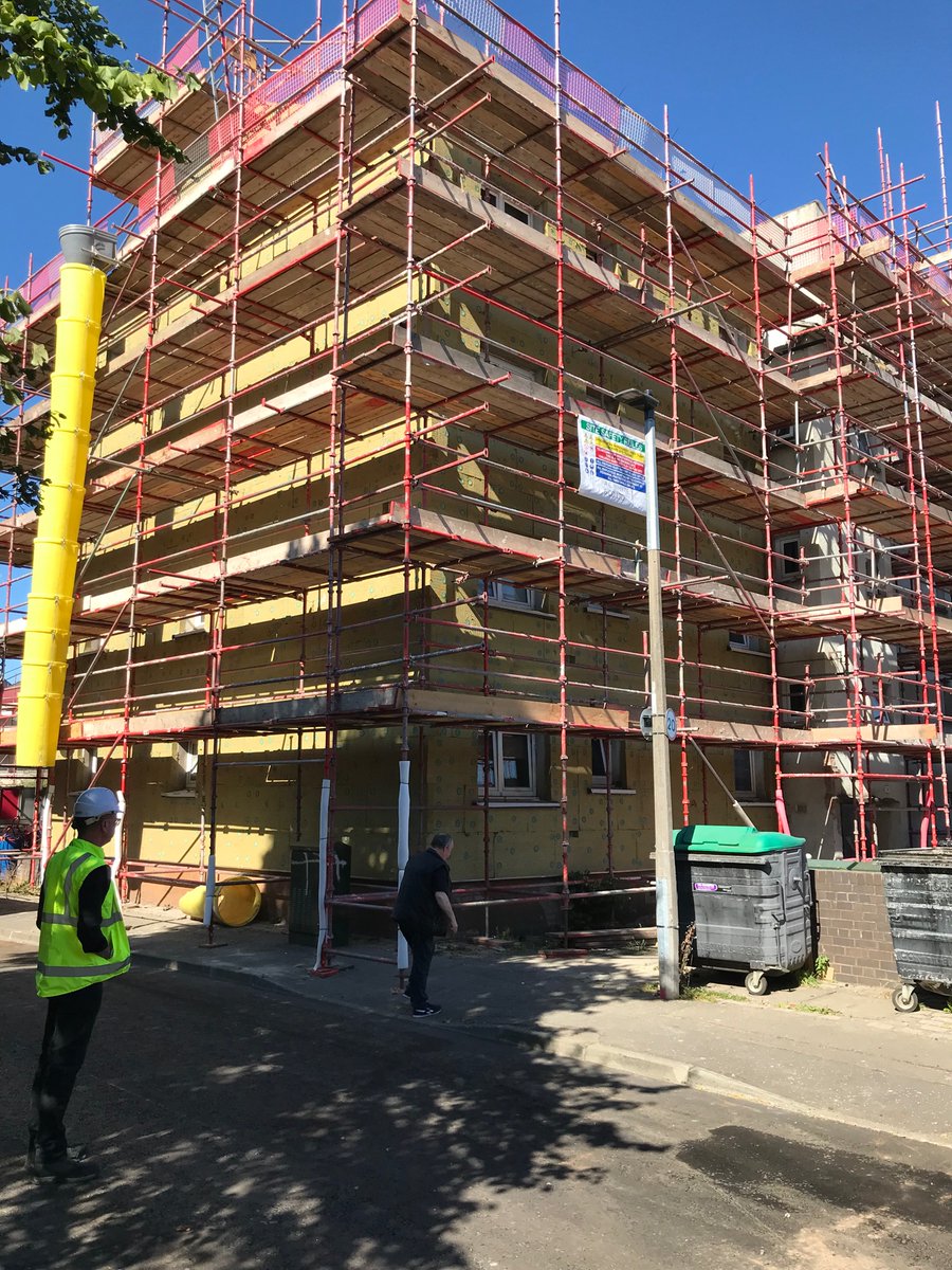 SNIPEFtech's tweet image. Thanks to @fmbuilders for organising a visit to the @ACWhyteLtd site in Edinburgh to check out the work being carried out to social housing stock to make it energy efficient and improve people’s lives. @cicvforum @SNIPEFtech. The ☀️ even came out!