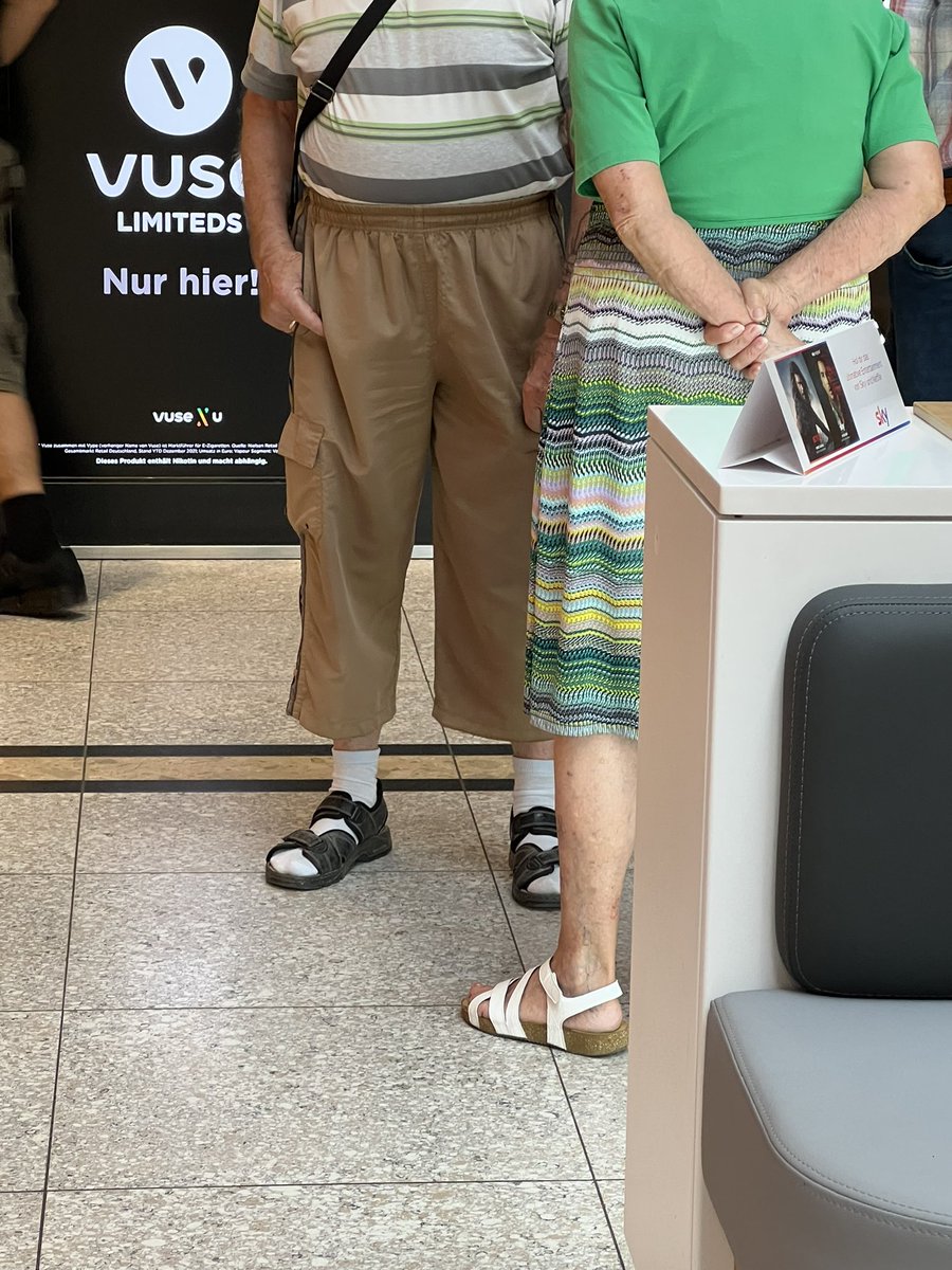 Nicht in 100 Jahren, würde ich mich so kleiden….🙈