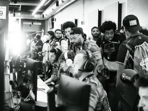 xxDMBxx12's tweet photo. First @UnifiedProAm Lan event coaching @AimUpGaming 

📸: @BlueDaddy24 https://t.co/IgVa505huM