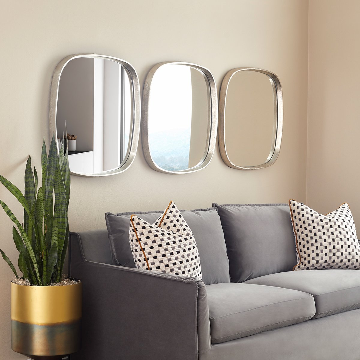 CyanDesignHome's tweet photo. The Kalmia mirror's silver-finished, round-cornered square shape is the epitome of simple elegance.
#CyanDesign #InteriorDesign #InteriorStyling #Mirror #Mirrors #HomeDecor #Decor https://t.co/G2Q5ftyN5p