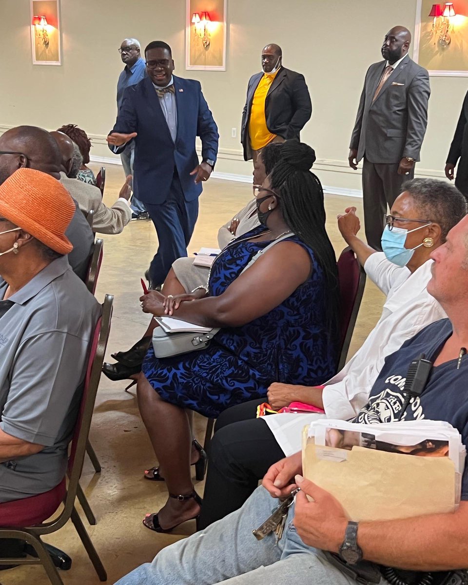 willboydforAL's tweet photo. Thank you Chrichton Community Action Group, Reverend Nathaniel Wilder and residents of Mobile County for last night’s amazing reception and enthusiasm!  We are fired up and ready to vote! #BoydForBama #BelieveinBoyd https://t.co/GTcIbzf1RA