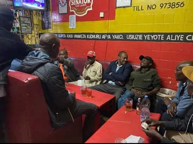 AmedoShair's tweet photo. Robow abandoned his position as MCA of the ward with the highest poverty. His village politics of moving around with invisible voters in Kamukunji came to a tragic end. 

He has miserably failed in his ambition.

Current situation ni kutoa stress na Keg ! 

#KenyaDecides2022 https://t.co/aLKGMue74v