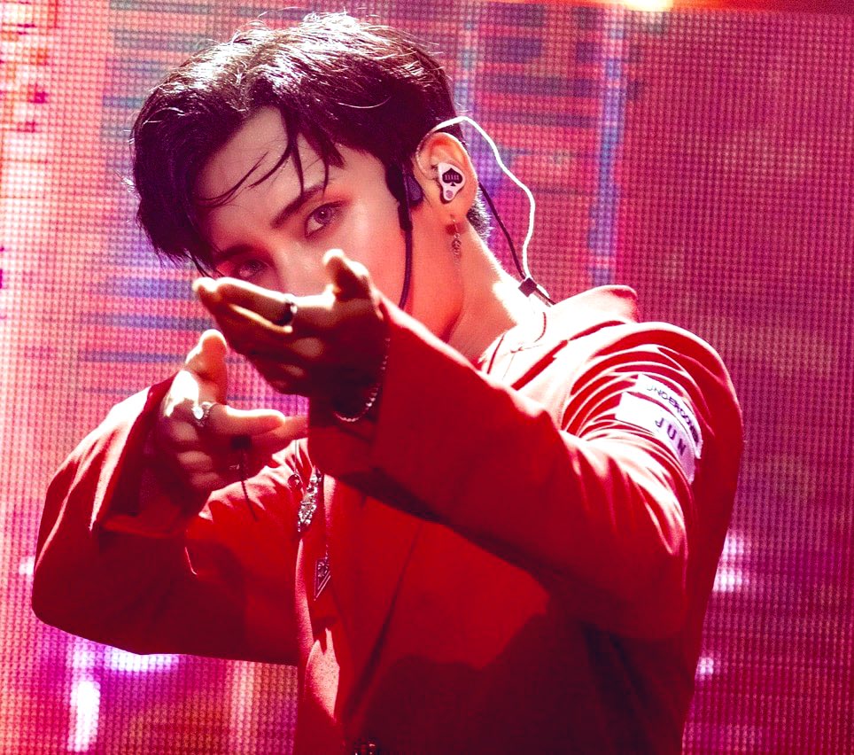 T_als32's tweet photo. Junhee~
🔥♥️
#ACE #에이스 #ACE_Junhee #ACE_OnStage #ParkJunhee @official_ACE7 https://t.co/duj8lxbf65