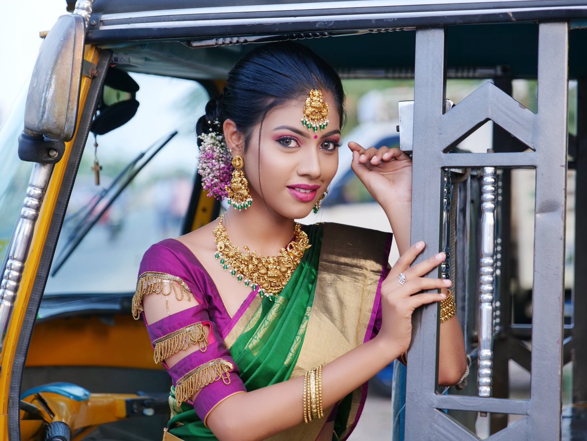 lumix_india's tweet photo. She's the epitome of simplicity, elegance, and pure beauty.
Credits: Ramesh D Ilakiyan
Camera: #LumixS1
Lens: 24 -105mm
Shutter Speed: 1/160 sec
ISO: 640
#MotionPicturePerfect #LumixIndia #FullFrameUncompromised #PortraitPhotography #portrait #photography #lumixphotography https://t.co/X63xYlyFNY