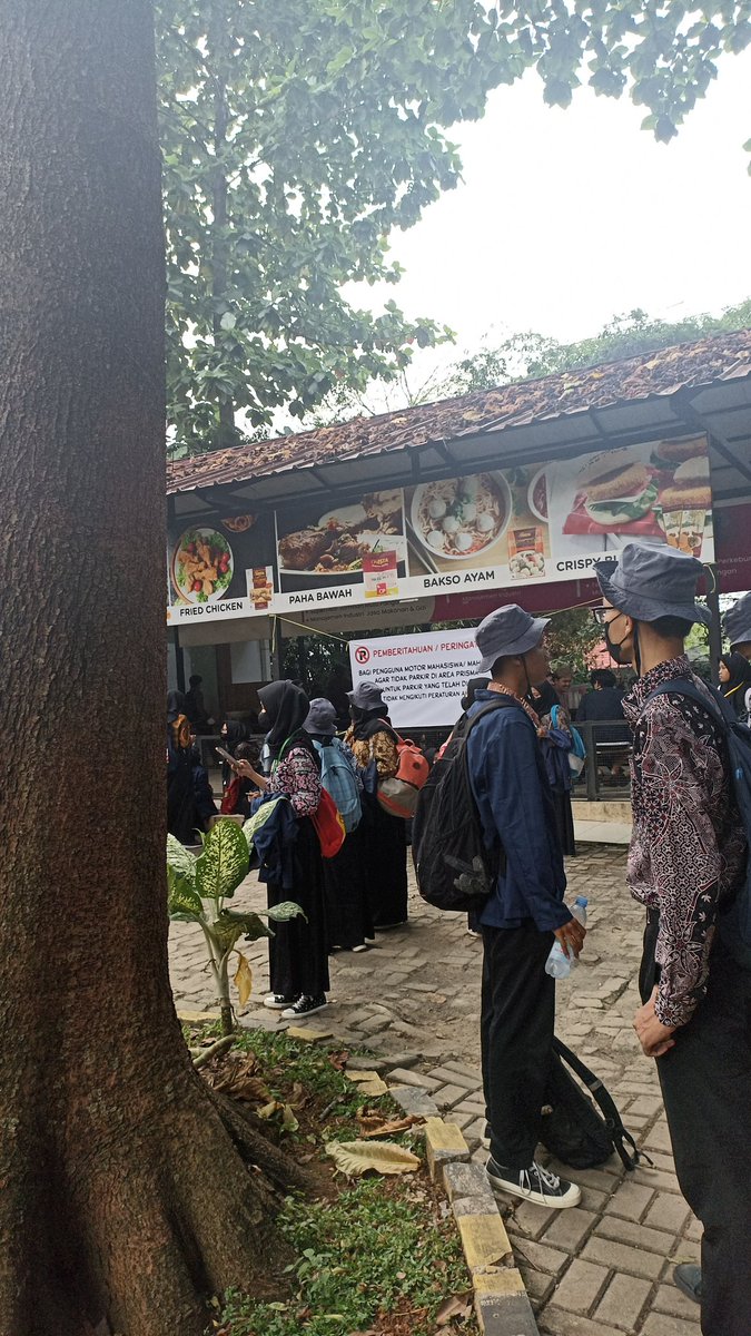 lovesscoffee's tweet photo. DAY 2 MPKMB 59 SV IPB!!! Akhirnya selesai juga MPKMB yeayy
#IPBDIGDAYA #VOKASIIMPACT #VOKASIJUARA #MPKMB59SVIPB https://t.co/yP3JWoSIfb