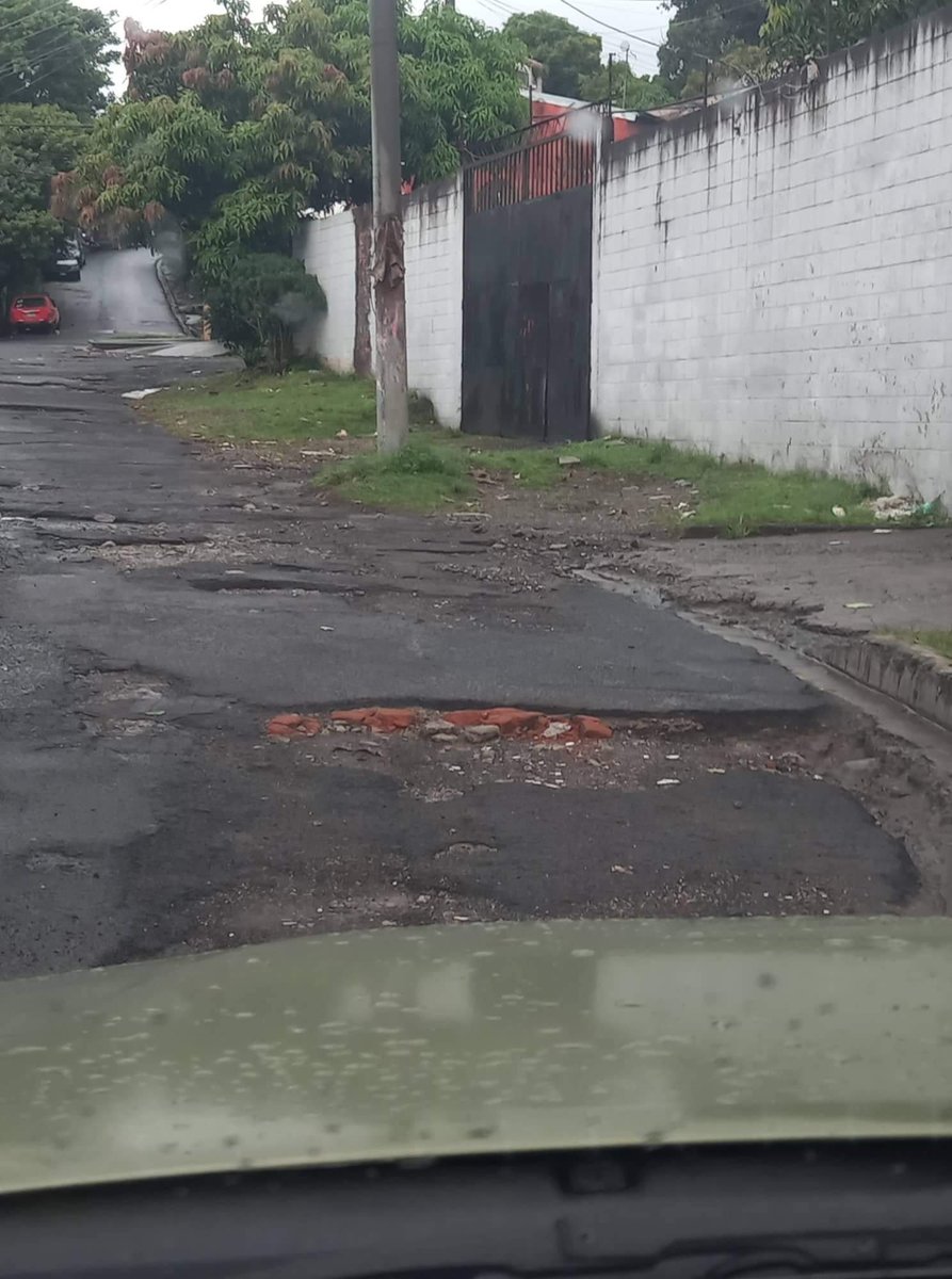 queto1968's tweet photo. La alcaldía de S.S, la DOM y el MOP como que no existen por donde vivo. https://t.co/TQz5iNEftD