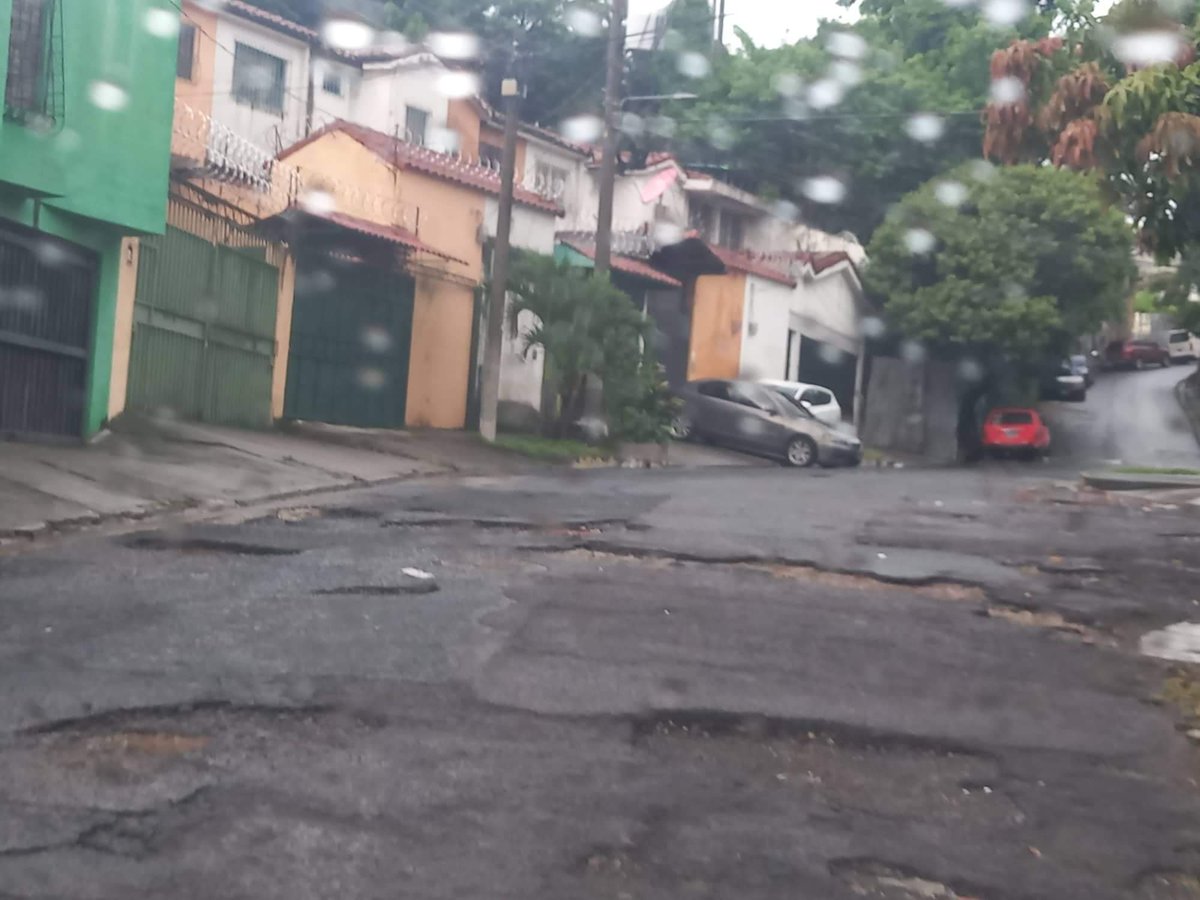 queto1968's tweet photo. La alcaldía de S.S, la DOM y el MOP como que no existen por donde vivo. https://t.co/TQz5iNEftD
