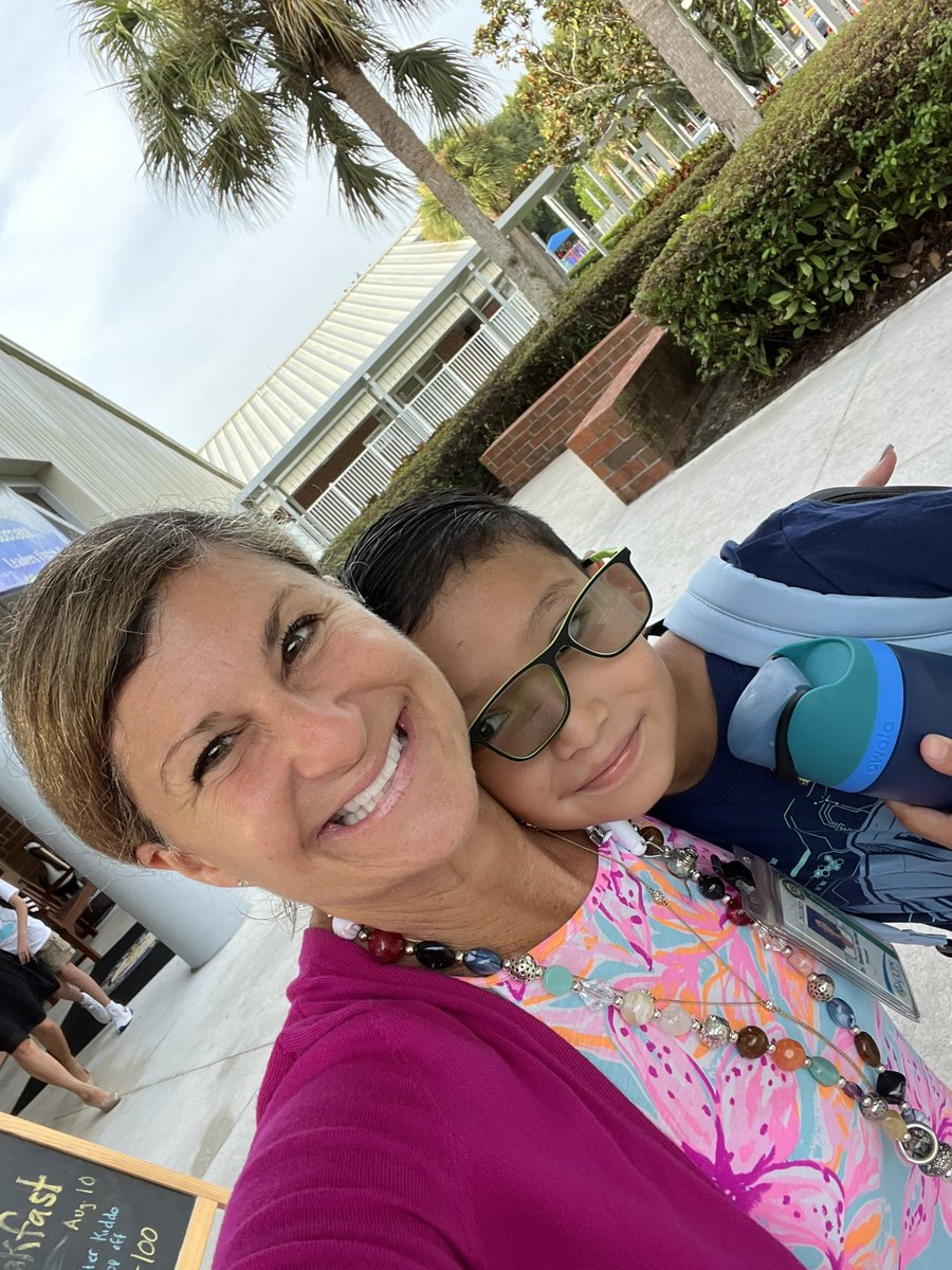 SUPER HAPPY to be back! <a href="/collierschools/">Collier County Public Schools</a> <a href="/pmepelicans/">Pelican Marsh</a> #ccpsfirstday