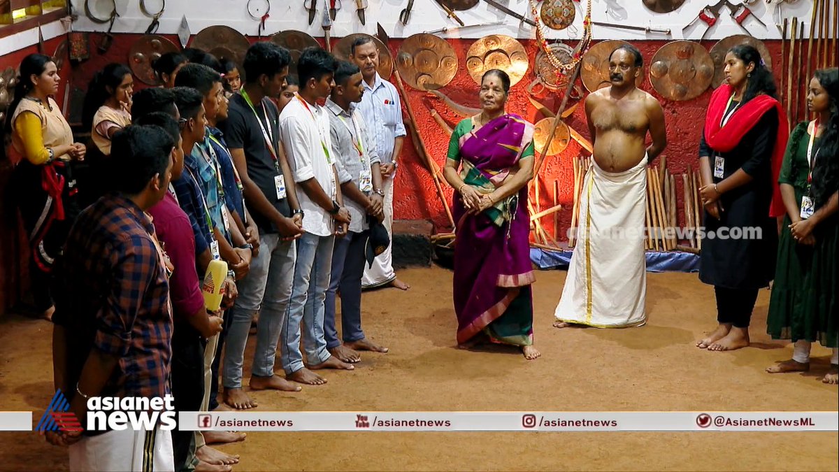 AsianetNewsML's tweet photo. വജ്രജയന്തി യാത്രാസംഘം വടക്കൻ പാട്ടിന്റെ ലോകത്ത്.
Click To watch full episode : https://t.co/IRfCjseEnC
#75YearsofIndependence #AtmanirbharBharat #AzaadiKe75Saal #AzadiKaAmritMahotsav #CelebratingIndependenceWithANN #CelebratingFreedomWithAsianet https://t.co/4aKlJOyaTl