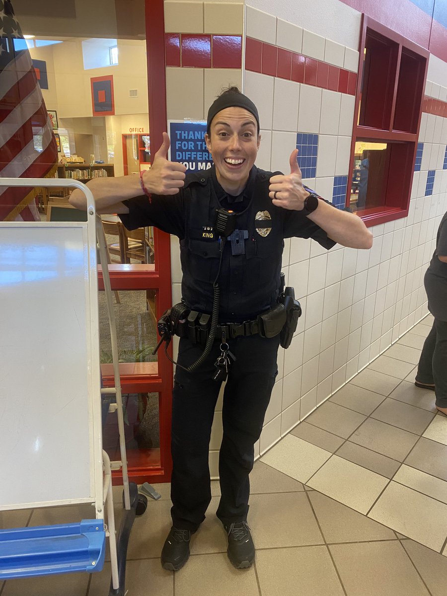 HpdTx's tweet photo. Some of our SRO’s are ROARING for an exciting year. 
Gotta love Barney, he was so excited he just couldn’t sit still. @HendersonISD https://t.co/Qy1B9DFdyZ