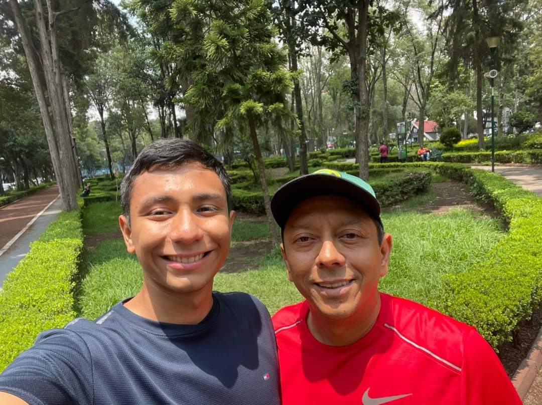 De las cosas que más me gustan de la CDMX es que existen miles de espacios al aire libre para poder ejercitarse en familia … lindo miércoles!

#SiempreAlLadoDeLaGente 
#SoyLlavenAbarca