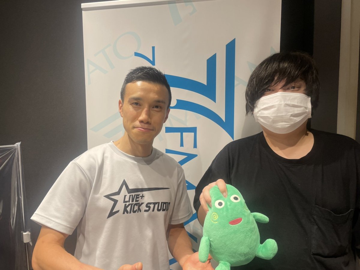 nanachiga's tweet photo. 毎��木曜日22時30分より
《こちら七つ屋ちがらじ屋》

今回は大和・鶴間駅前にて
キックボクシングジム
@liveluskickStudio
を経営者・星雄晴氏！😄
キックボクシング興味ある方必聴！
★Livelus Kick Studioホームページ
https://t.co/qsn3vRI3GO
★FMやまとサイマルラジオ！
https://t.co/pDSIVV7O6L https://t.co/fF2NFVQClY