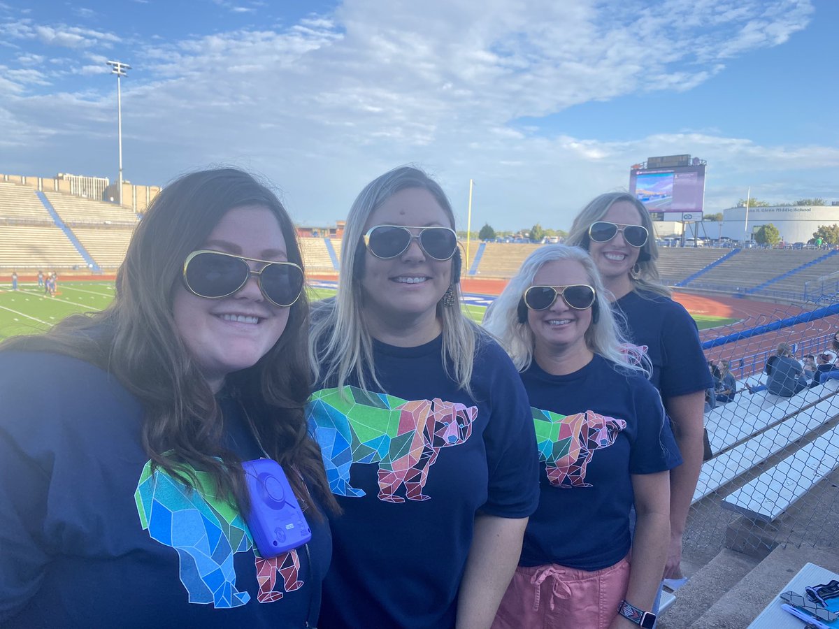 HUNKA, HUNKA BEARY LOVE!!
#CrockettBears #DifferenceMakers