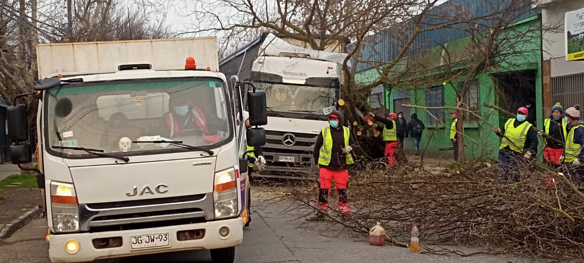 Led_Imagen's tweet photo. 📣 ATENCIÓN ‼️
⚠️Tránsito 🚷suspendido⛔️ en Sargento Aldea entre Cocharcas y Arturo Prat. https://t.co/Zs9TJwBQUA