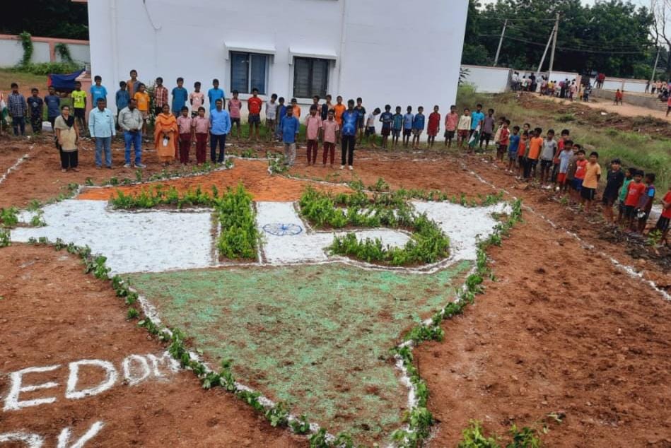 ACLB_JSB's tweet photo. As part of #Vanamahotsavam Freedom parks have been established at various locations in JS- Bhupalpally Dist.
Here are a few pictures.

#IndiaAt75 
#SwatantraBharathaVajrotsavalu https://t.co/Mo2apbJNCV