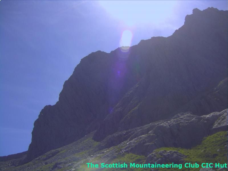 cicwebcam's tweet photo. #cichut #northface #bennevis #mountaineering Current weather. 21.53C, humidity 42.26%, recent gust 11mph, direction NNW https://t.co/wSGEUceH4e