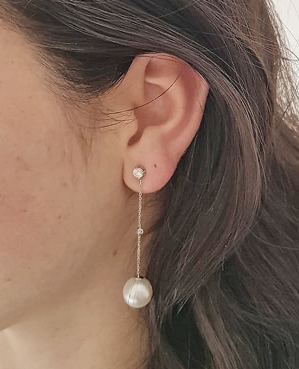 BillHicksDesign's tweet image. These pearl and diamond drops are detachable and are the perfect gift for those who love adding a bit of extra luxury to their day.  Pair them with any stud earrings to mix and match your existing collection..