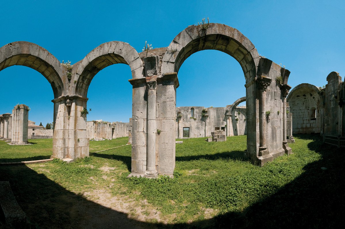 BeCultour's tweet photo. Discover the unique cultural heritage of #Basilicata region!
The #Incompiuta complex in #Venosa is one of the most fascinating places in Vulture - Alto Bradano area, with a recognised historical and architectural value.
Credit: @Basilicata_Tur https://t.co/T1KF1QYraO