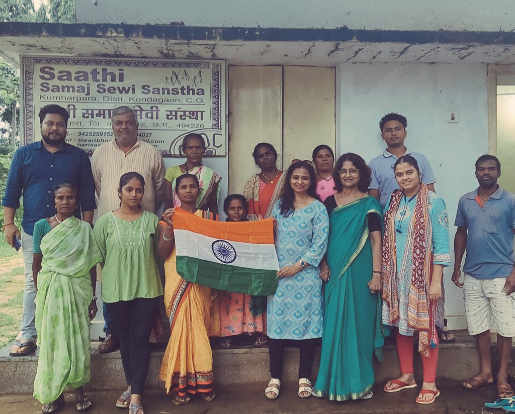 #UKINDIADOSTI Festival Training for #Terracotta indigenous #womenartists of #Chattisgarh by @mithilasmita team
funded by @SimhadriTMT, in collaboration with @SaathiNGO 🇮🇳🇬🇧 #AmritMahotsav