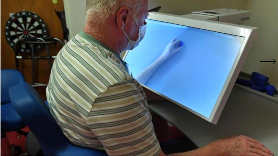 Tromper le cerveau pour mieux récupérer grâce à la thérapie miroir qui fonctionne à l'aide de l'illusion digitale : 
Une méthode de #rééducation proposée à la Clinique Saint-Roch (Roncq) dans les Hauts-de-France
▶️saintroch.lna-sante.com/actualite/leta…
#santé #innovationdigitale #AVC