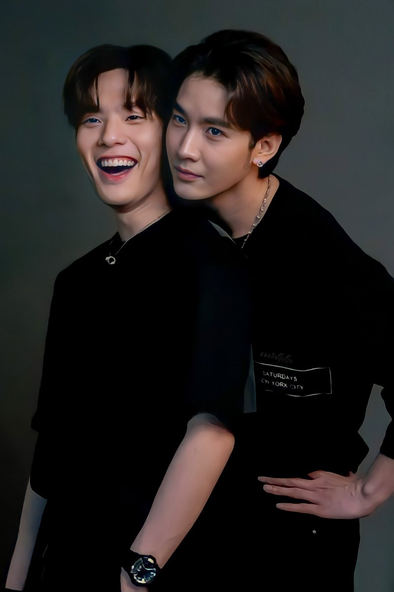 lOveCTRtOo's tweet image. ขอทางให้มดเดินผ่านหน่อยค่ะ 😳 ใกล้กันจนมดไม่สามารถแทรกตัวผ่านได้เลย #คิมคอป
#MILLIONBOYSCONCERT

#ขุณขิมมอญ #CTRPANUWAT
#MILLIONBOYS​ #GMMSHOW