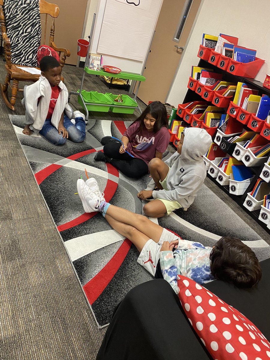 Collaborating what we are grateful for! #betheiinkind <a href="/HumbleISD_PFE/">Pine Forest Elem</a>