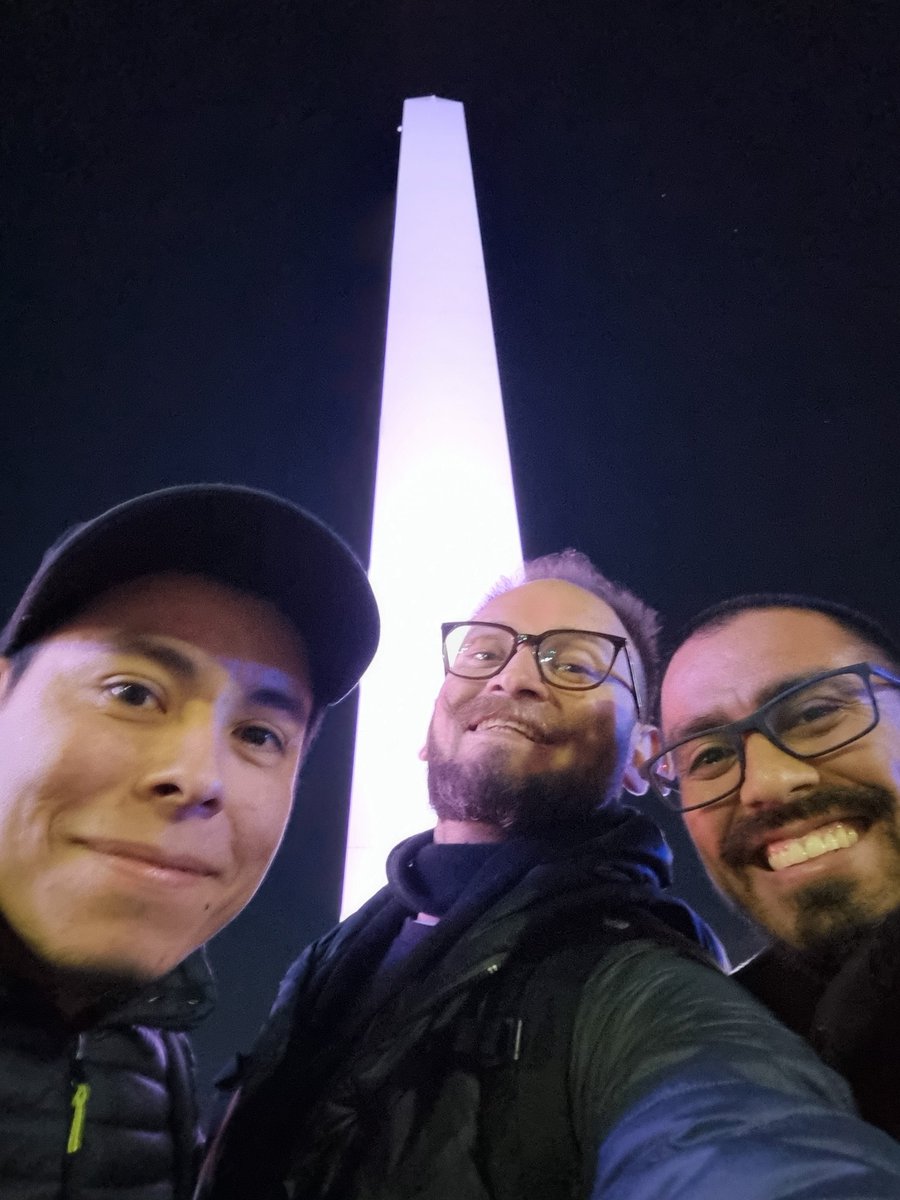 SrPerf's tweet photo. Más aventuras Argentinas anoche con @char_automatiza y @__dsgon
Dos grandes personas con las que se nos hizo tarde hablando de QA, Performance, TI y la vida! 😅
Gracias amigos! https://t.co/MVKLwYNbwH