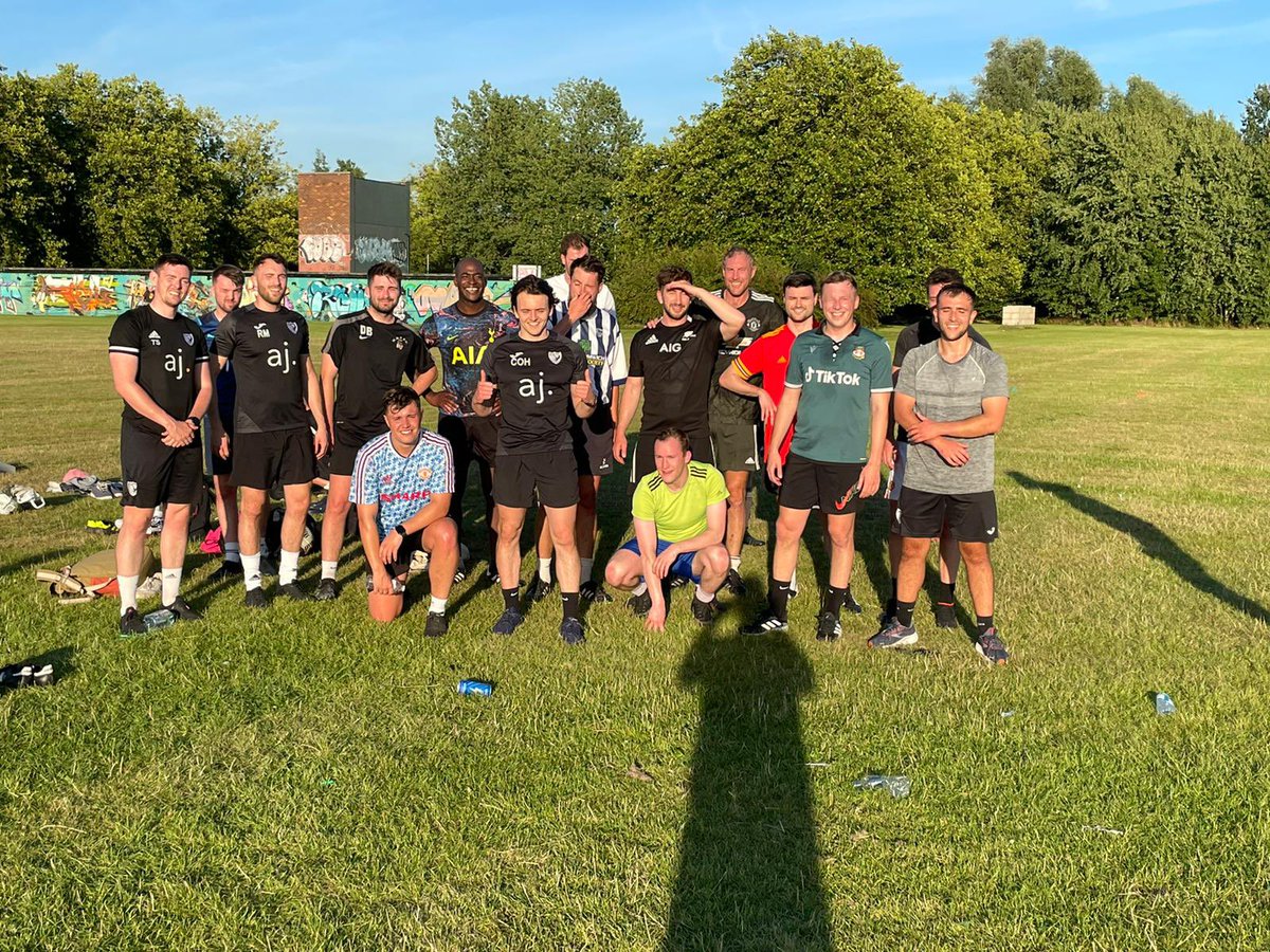 Coach Conor once again took the lads through their paces last night.

Great session in the baking hot sun… 

Getting closer to Kick Off 😎🌞 

#stillcrackingupatbatesysbearcrawls