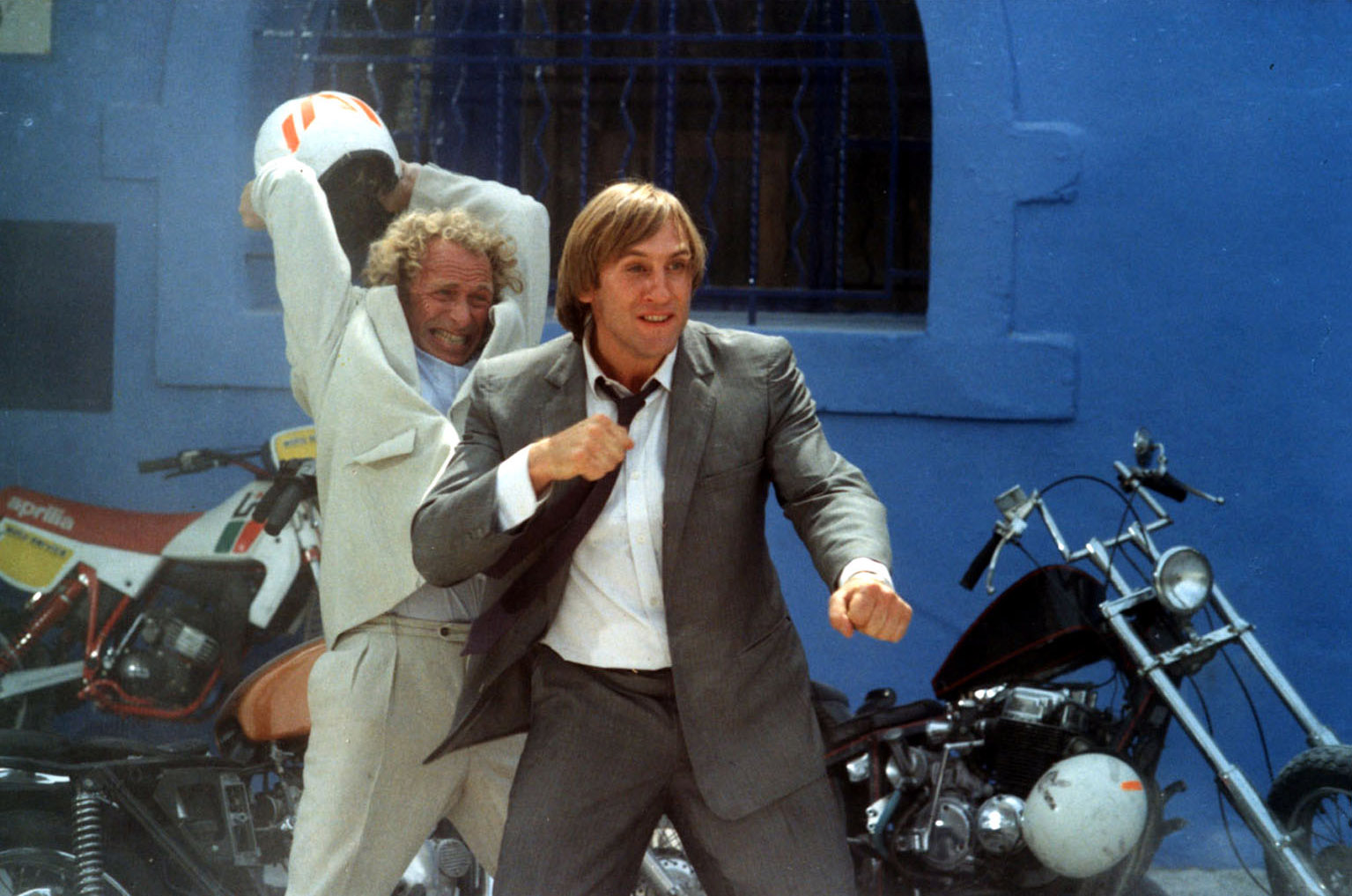 Комедия пьера. Комедия пьера. Пьер ришар игрушка. Пьер ришар 1981. Пьер ришар.