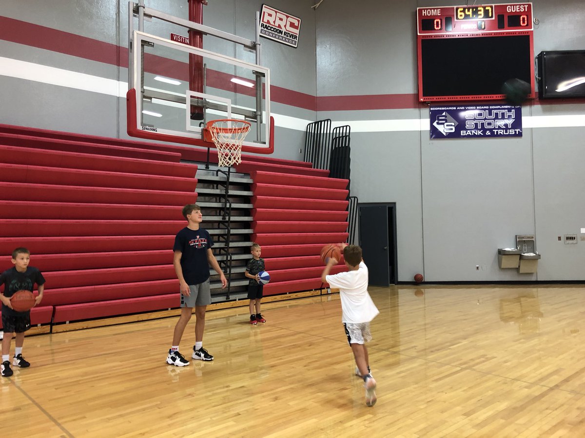 bomber_hoops's tweet image. 💰 well spent. 🏀 hoop adjusters for two of the goals in the gym. We now have youth shooting on age appropriate height goals. Thanks @BallardBooster. Fake drop step, inside foot pivot, shoot! #boxdrills