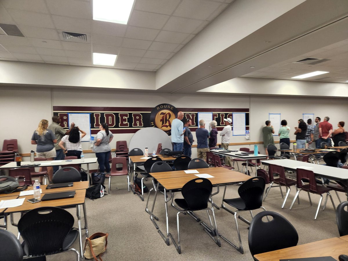MASmith13's tweet photo. #1lisd @pgliljedahl @LISDSecMath @LeanderISD #thinkingclassroom #split25 High School Math teachers experiencing #VNPS #KnowledgeMobility https://t.co/gAckZK26Kc